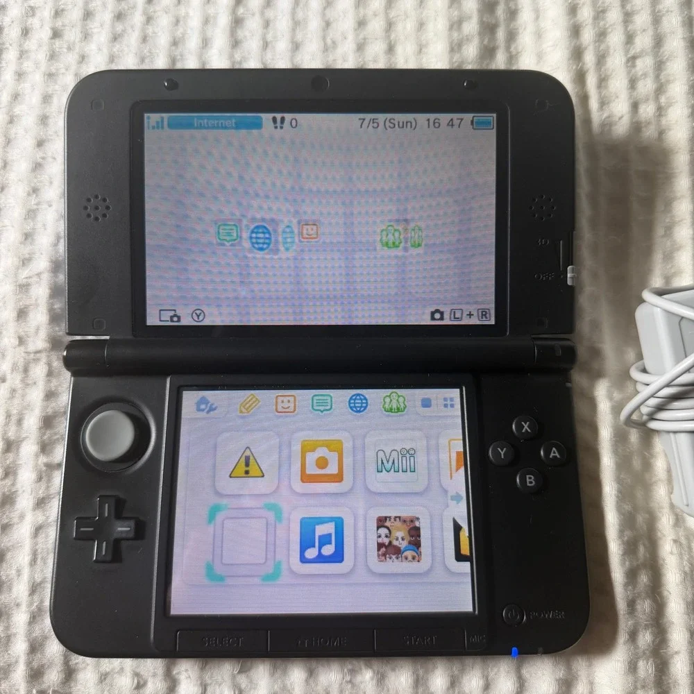 Nintendo 3DS LL Blue Black Handheld Console Bundle with 3 Games and Charger